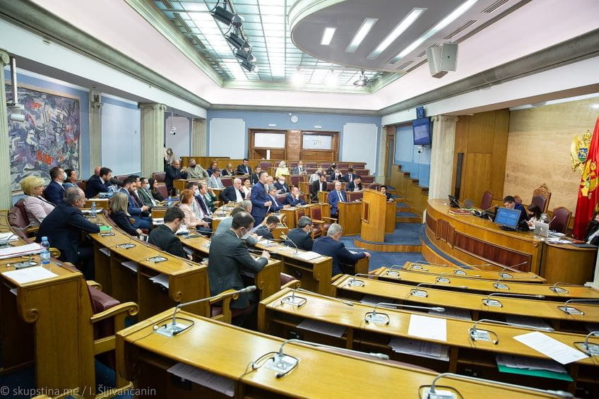 Pavlović: Strah i prezir u parlamentu