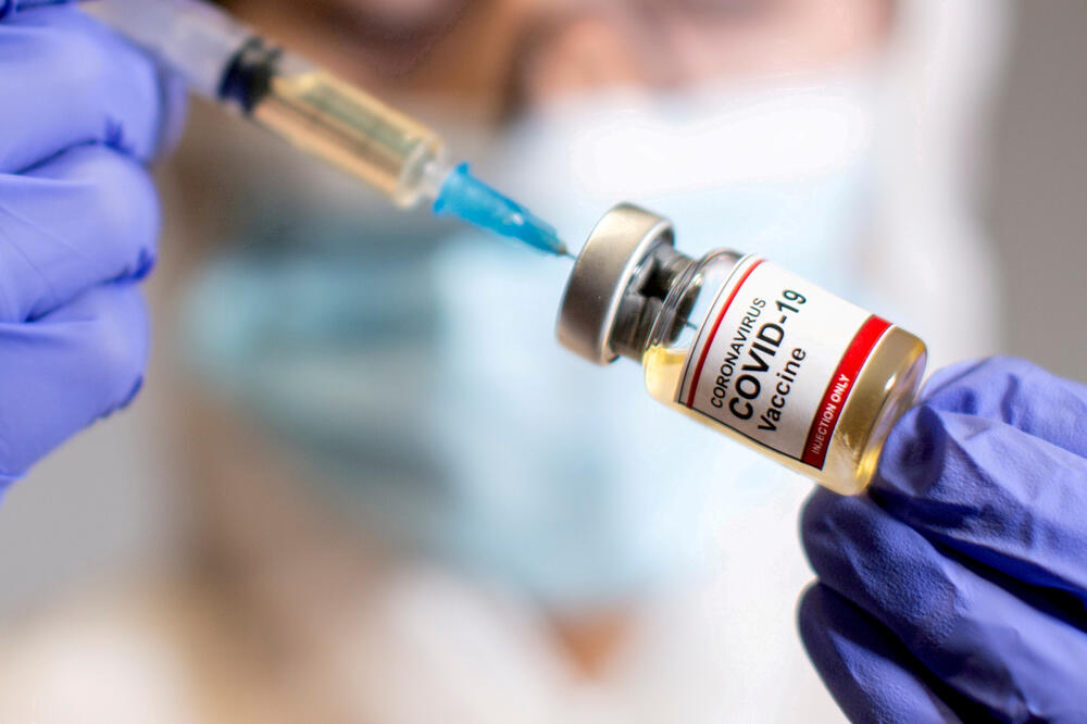 Američka FDA predlaže prelazak na godišnje vakcinacije protiv kovida