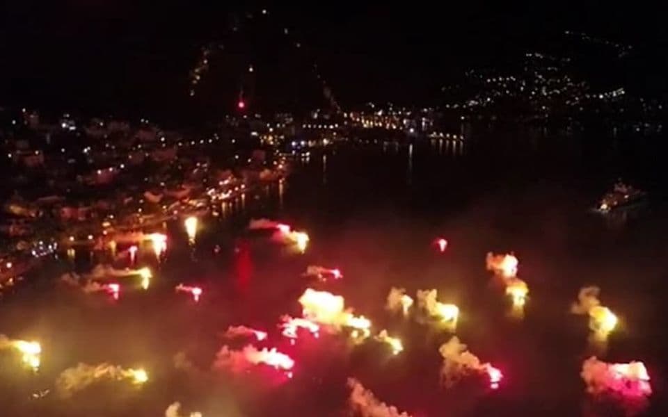 VIDEO: Pogledajte veličanstvenu bakljadu u Kotoru