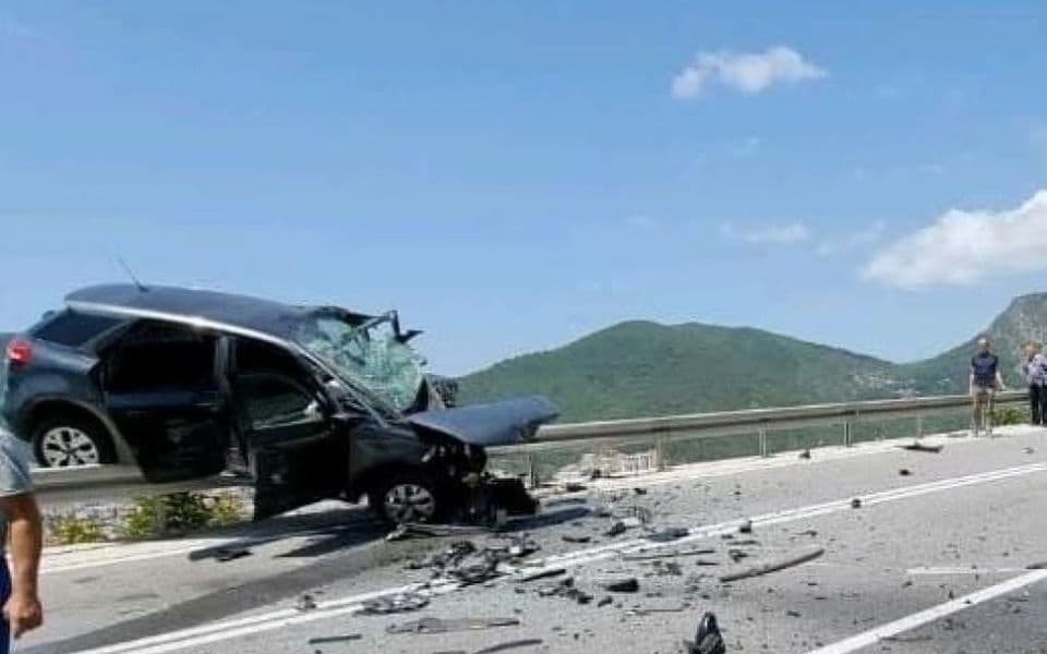 Teška saobraćajna nezgoda na Brajićima: Poginula jedna osoba
