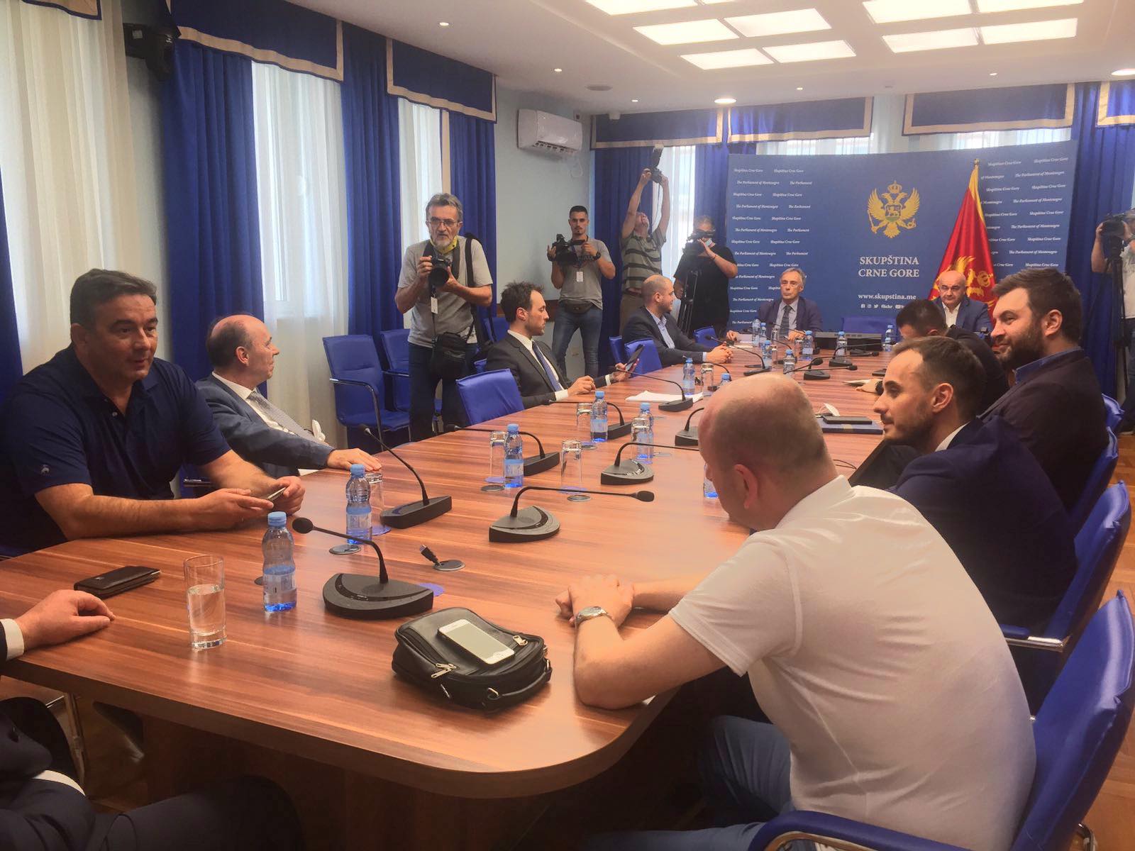 Sastanak lidera većine početkom naredne sedmice: KO ĆE SVIRATI KRAJ?