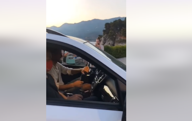 VIDEO: Novak Đoković snimljen na Svetom Stefanu, pozdravljen aplauzom