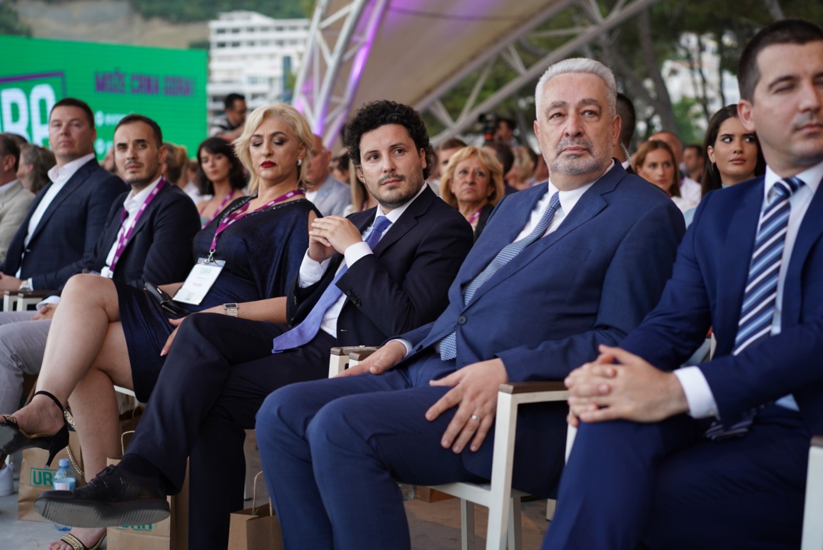 Krivokapić na kongresu URE: Ovo je tek prvo poluvrijeme pobjede, Bečić: Uvešćemo CG u EU