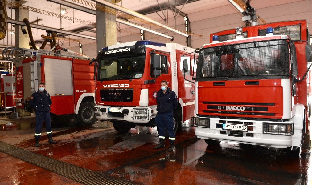 Vatrogasci intervenisali na više lokacija, ugasili i požar na vozilu kod Hiltona