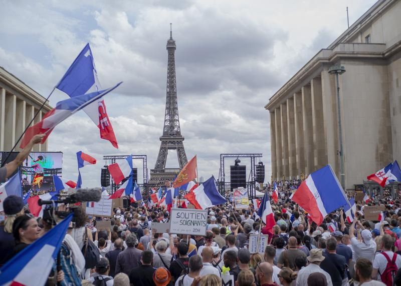 Francuzi protestuju zbog kovid propusnica