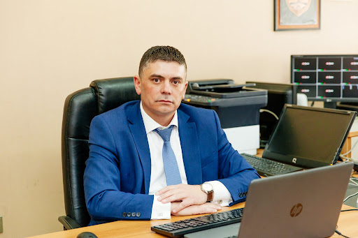 Smijenjeni direktor škole u Ulcinju: Nijesam od onih koji se okreću kako vjetar duva