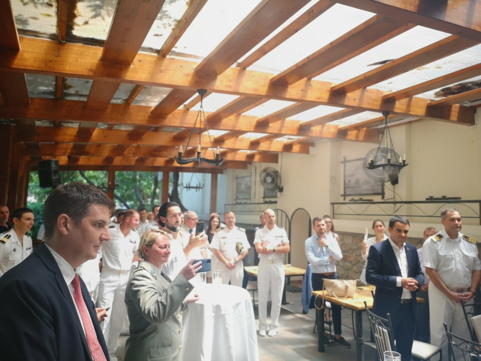 U Luku Bar uplovio minolovac Nacionalne mornarice Francuske, ambasador Timonije organizovao prijem (FOTO)