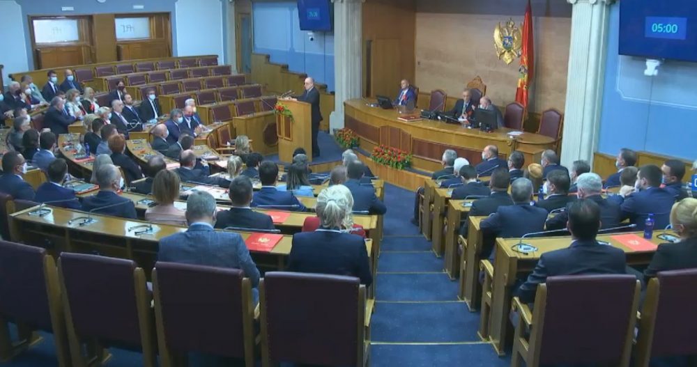 Građani plaćaju 4.659 funkcionera