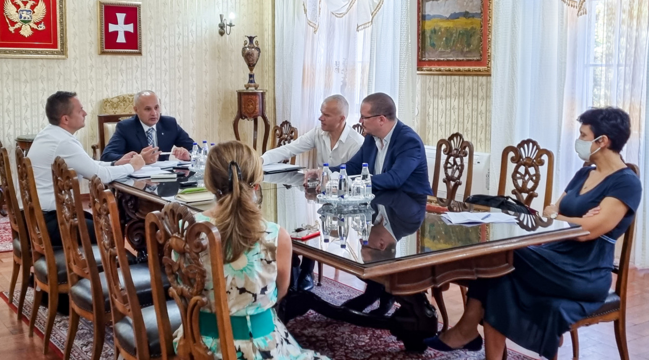 Na Cetinju dato preko 10.000 doza vakcina protiv korone