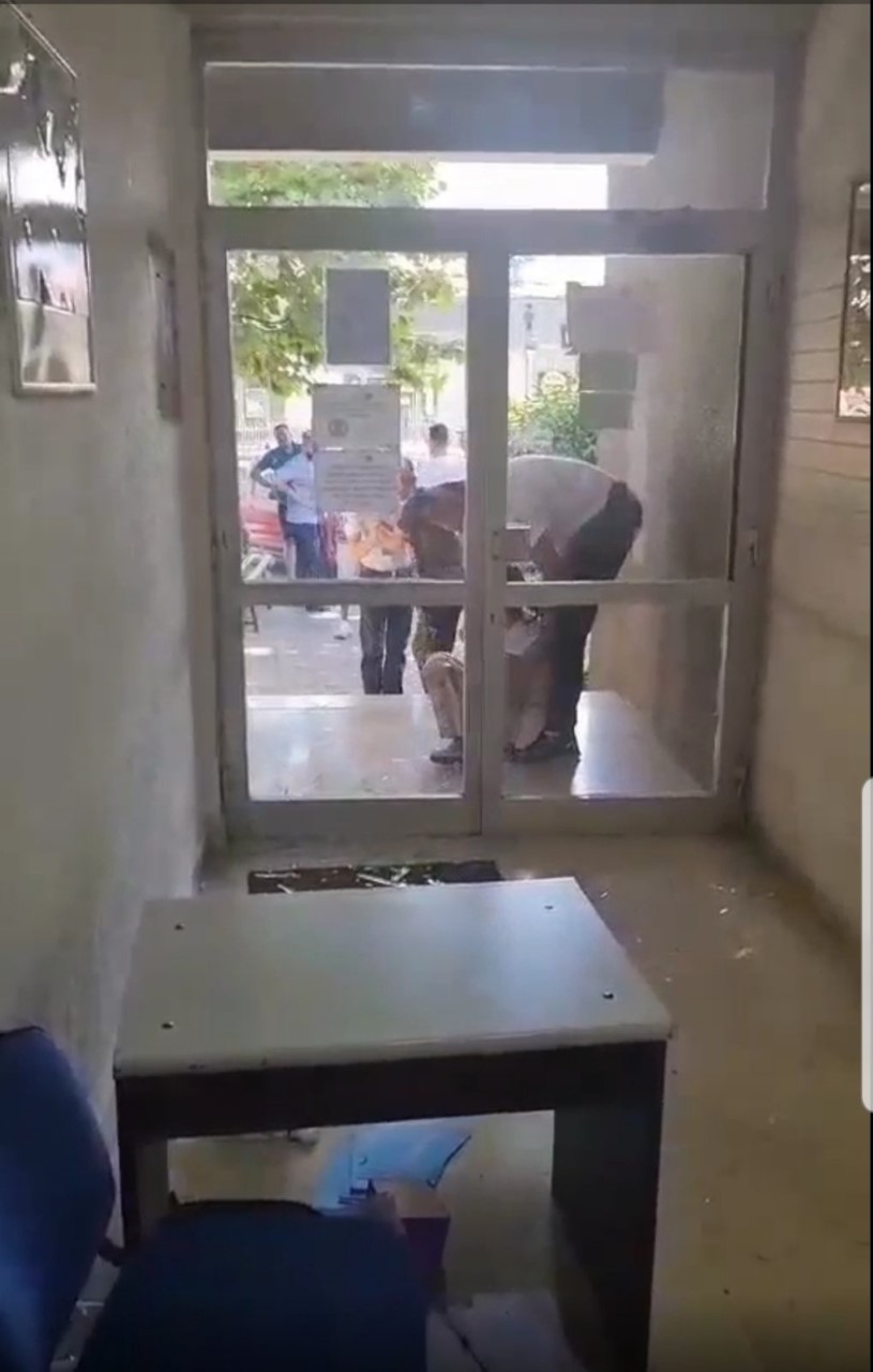 Policija podnijela krivičnu i prekršajnu prijavu protiv bračnog para koji je izazvao haos u Domu zdravlja Konik