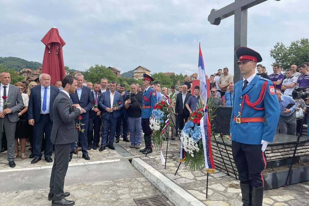 Milačiću važne samo “naše” žrtve: Došao sam u Bratunac da odam počast srpskim žrtvama