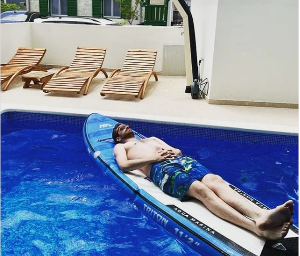 FOTO: Momčilo Otašević podijelio kako uživa sa ćerkom