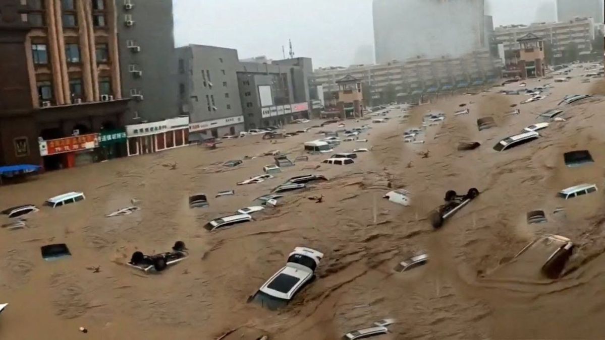 Velike poplave u Kini: Izdat najviši nivo upozorenja, više od 200.000 ljudi evakuisano (VIDEO)