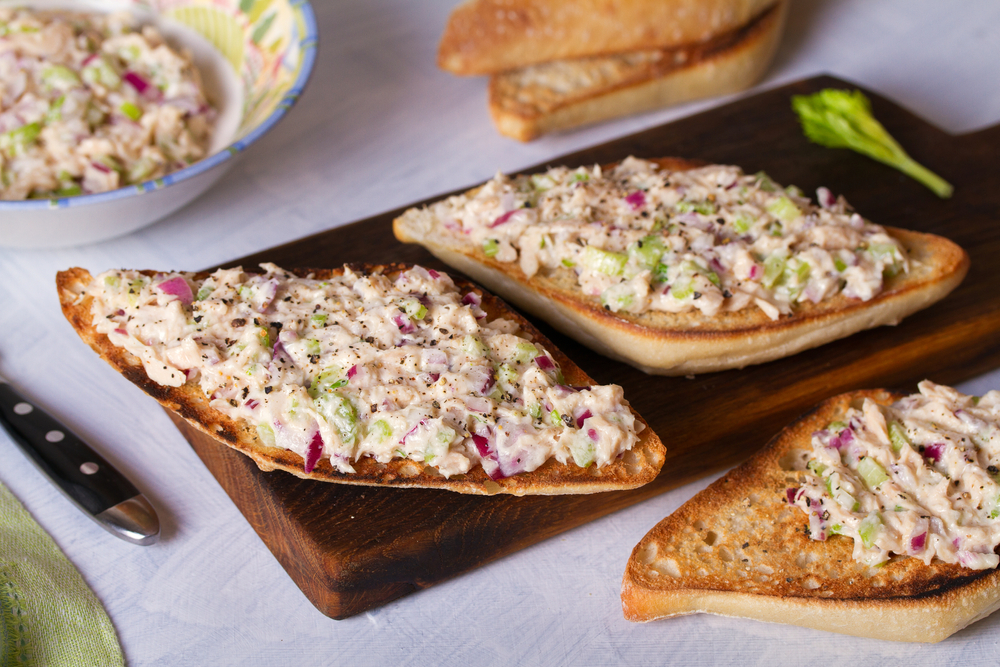 Tuna salata sa jabukom