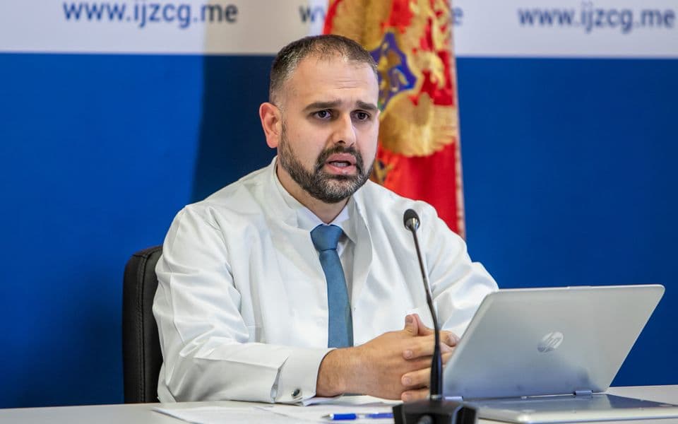 Nevakcinisanima zabraniti javni prevoz, ulazak u tržne centre, restorane…