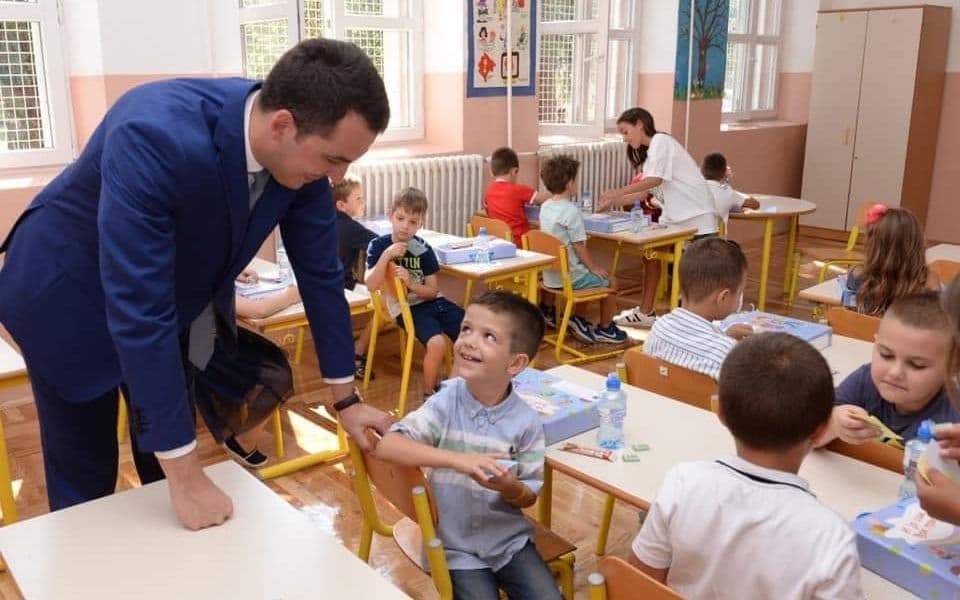 Glavni grad pomaže kupovinu školskog pribora za 2.574 prvaka