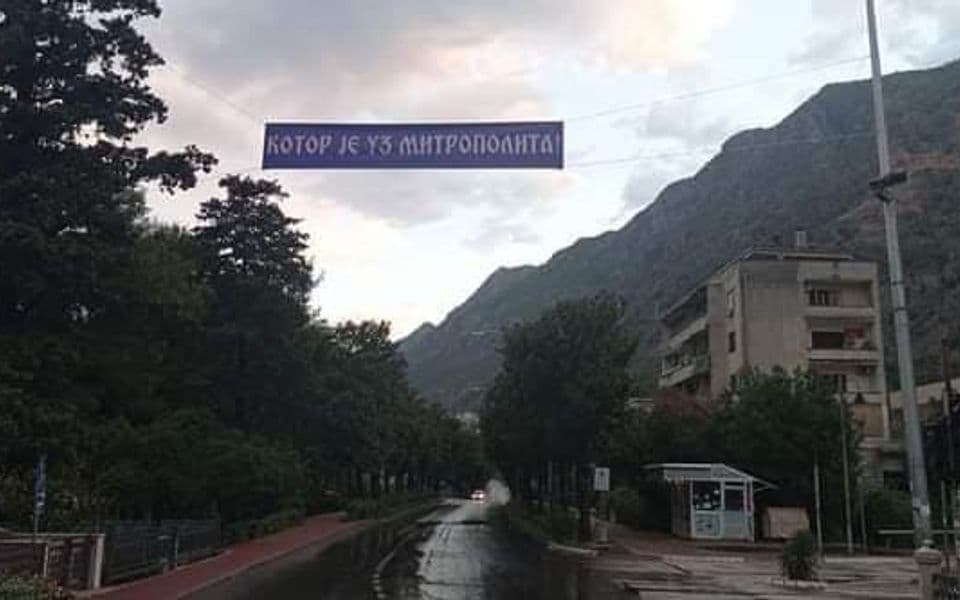 Kotor: Grupa građana podnijela prijavu zbog transparenta podrške Joanikiju