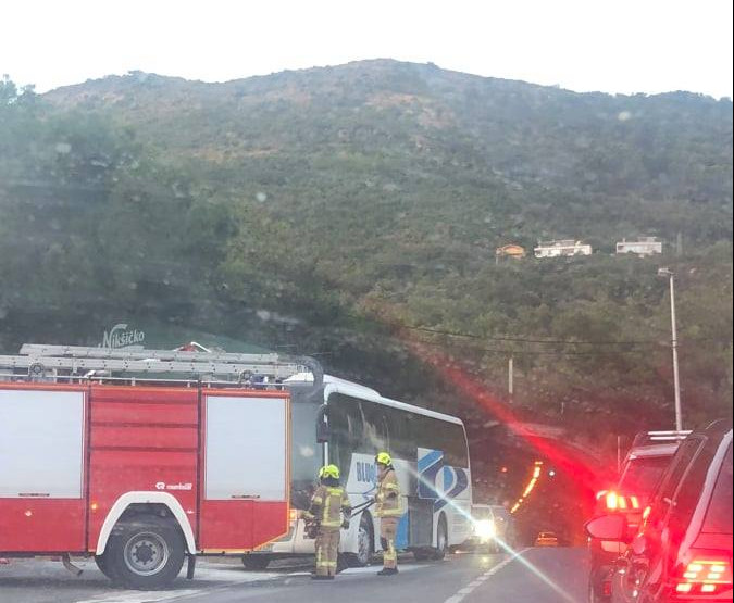 Gorio autobus u tunelu Vrmac