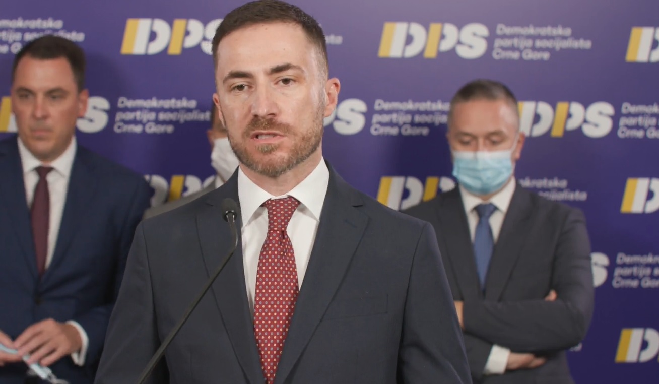Bogdanović: Prije će se oni iseliti iz one zgrade Vlade, nego što ćemo mi napustiti ovu