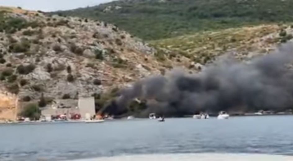 VIDEO: Požar u Dubrovniku, izgorjela vozila i gliseri