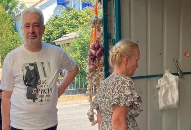 FOTO: Premijer na pijaci u nesvakidašnjem izdanju