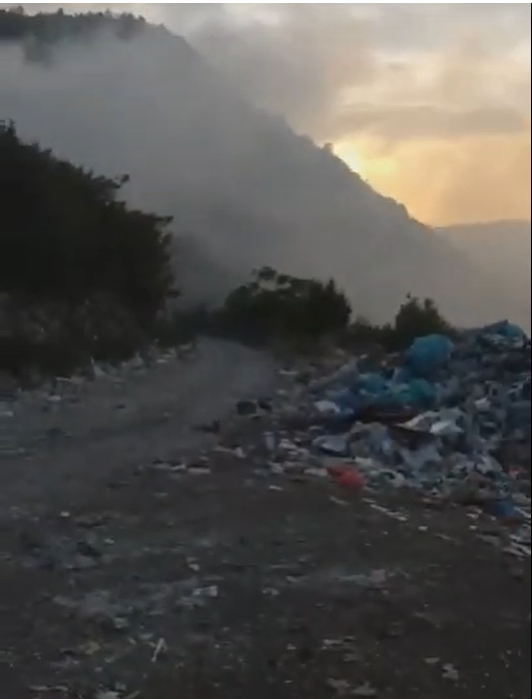 Deponija Mislov do u Nikšiću i dalje gori