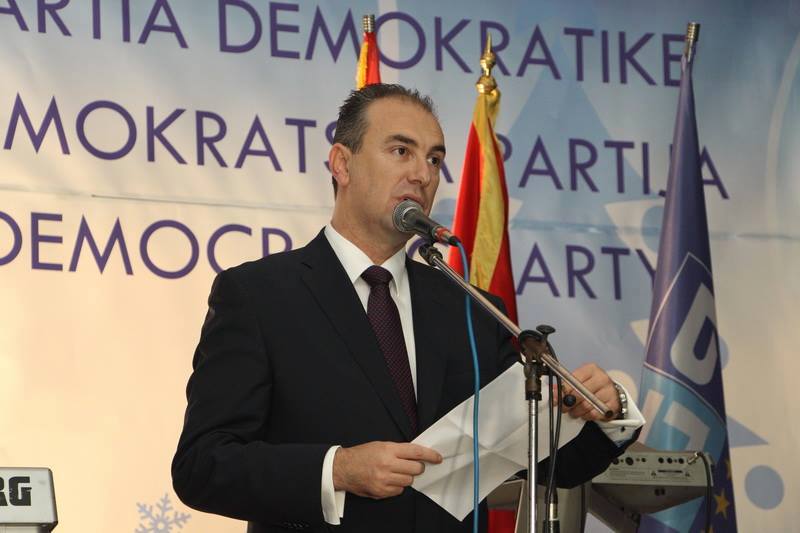 Đeka odgovorio Bratić: Neka govori na svakom okupljanju, dnevno se ponižava