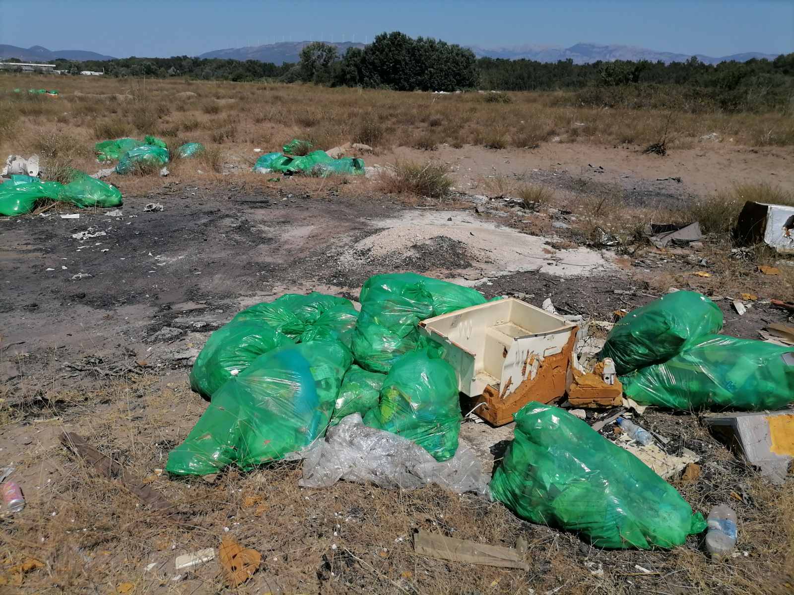 Green Home: Nedopustivo zatrpavanje otpadom zaleđa Velike plaže