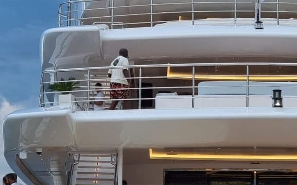 Džordanova jahta usidrena u Tivat