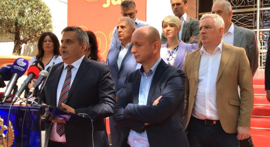 Radunović: DF će srušiti Vladu ako se u septembru u Skupštini ne nađe Zakon o popisu