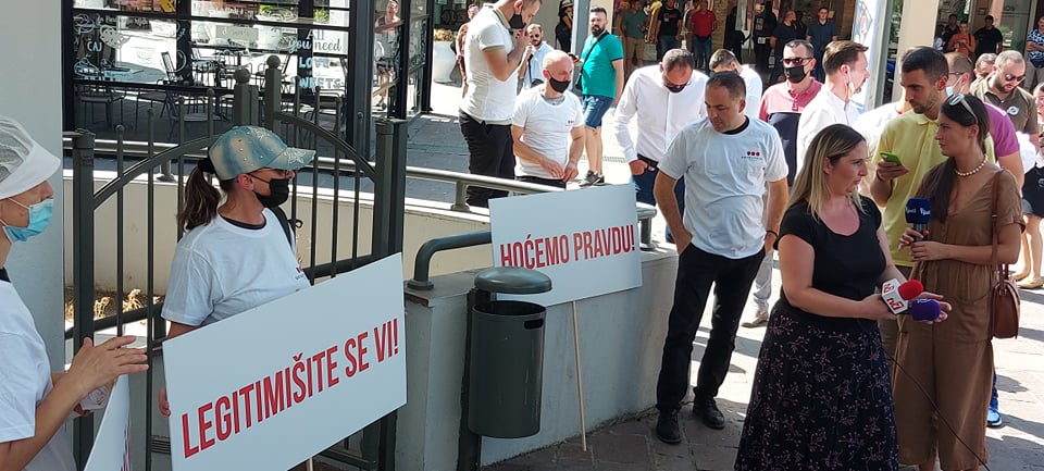 “Živite vi od 222 eura”: Održan protest ugostitelja u Podgorici