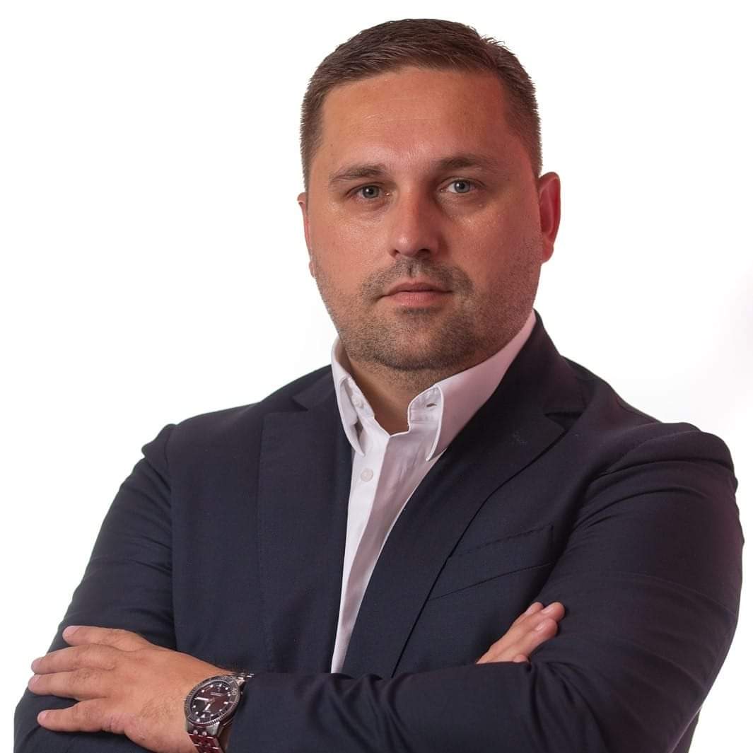 Bećirović: U prosvjeti vlada haos