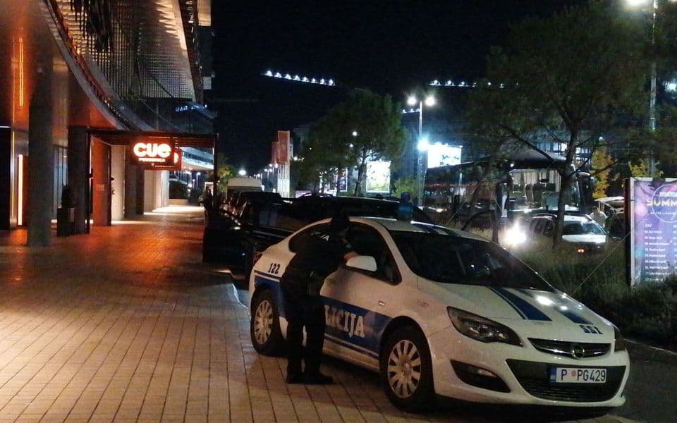 U toku pripreme za polazak, građani ponovili da Joanikije neće ući u Cetinje