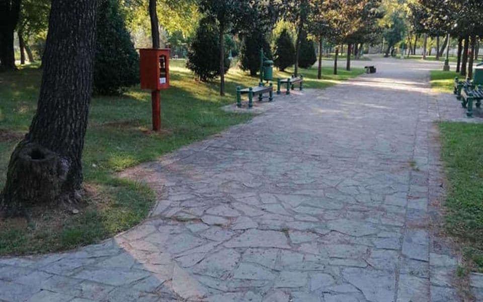 Pozajmi-Pročitaj-Vrati: Podgoričani dobijaju mini biblioteke