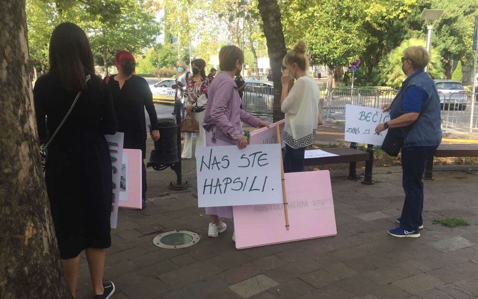Protest grupe žena sa Belvedera: Ne želimo da nam se ponavlja 1918. godina