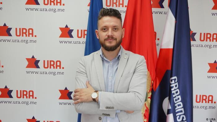 Radovanić Demokratama: Kad završite šminkanje zgrade Skupštine, čekamo da izvadite glavu iz pijeska