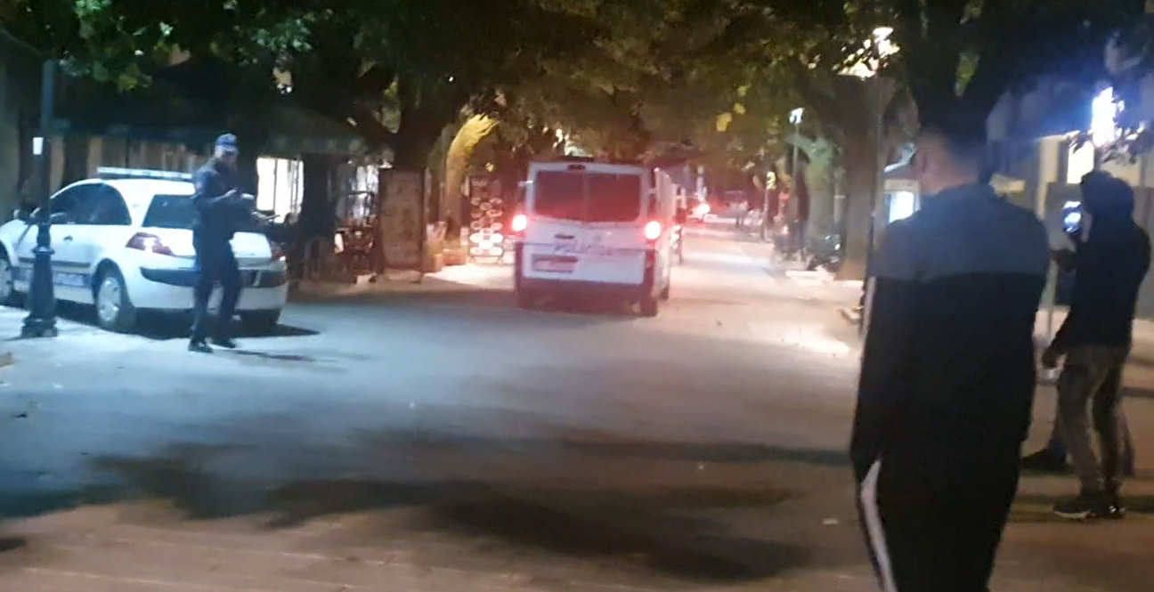 VIDEO Građani se opet okupljaju na Dvorskom trgu, četiri “marice” otišle u nepoznatom pravcu