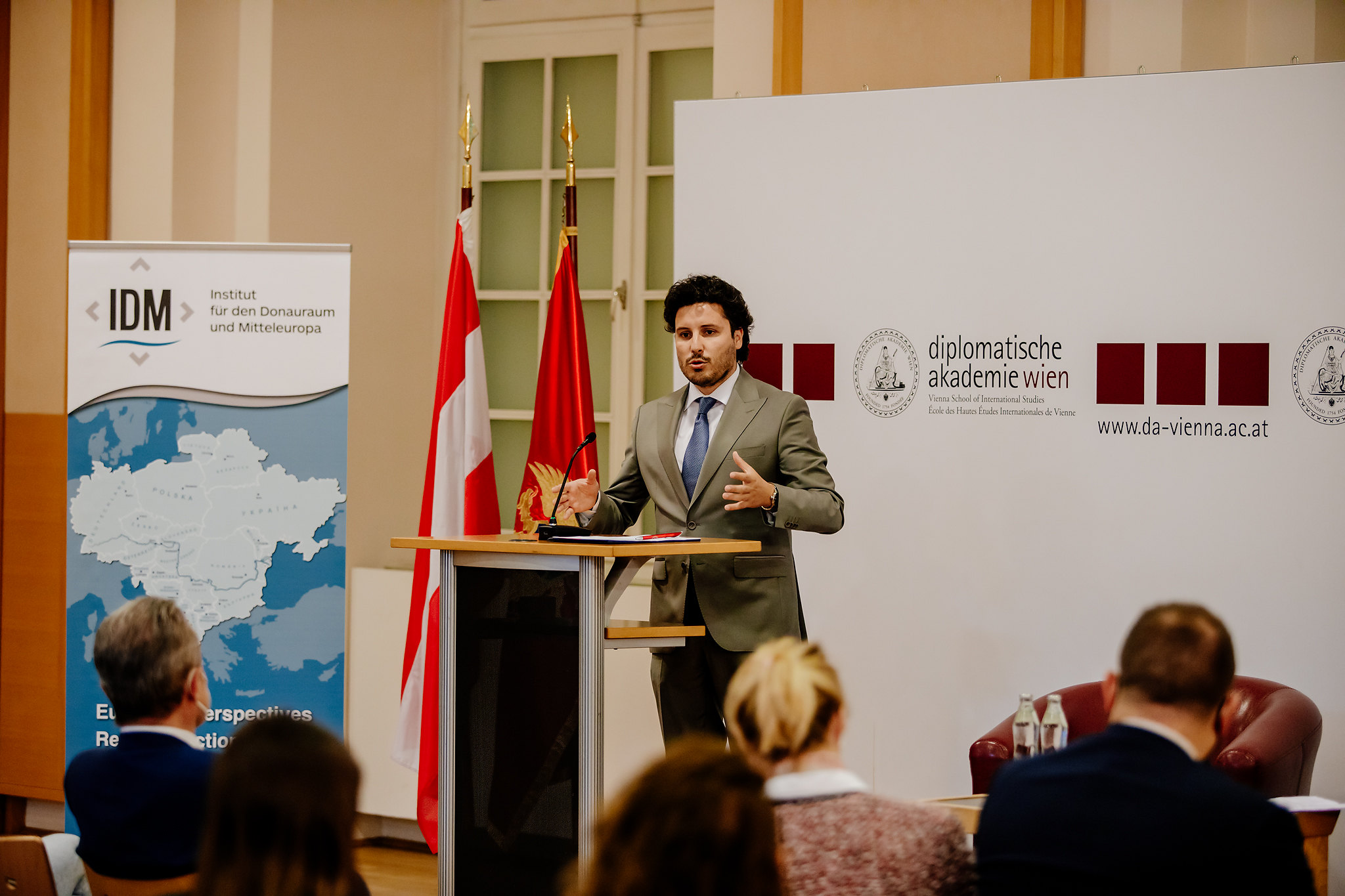 Abazović na bečkoj Diplomatskoj akademiji: Nije dovoljna samo primjena vlasti, već i promjena loših navika