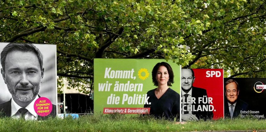 Njemci danas glasaju na izborima, biraju nasljednika Angele Merkel