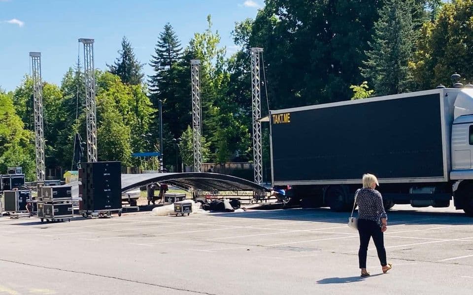 CPC o sabotaži koncerta na Cetinju: Zaplijenili binu, promijenili lokaciju, zabranili korišćenje struje