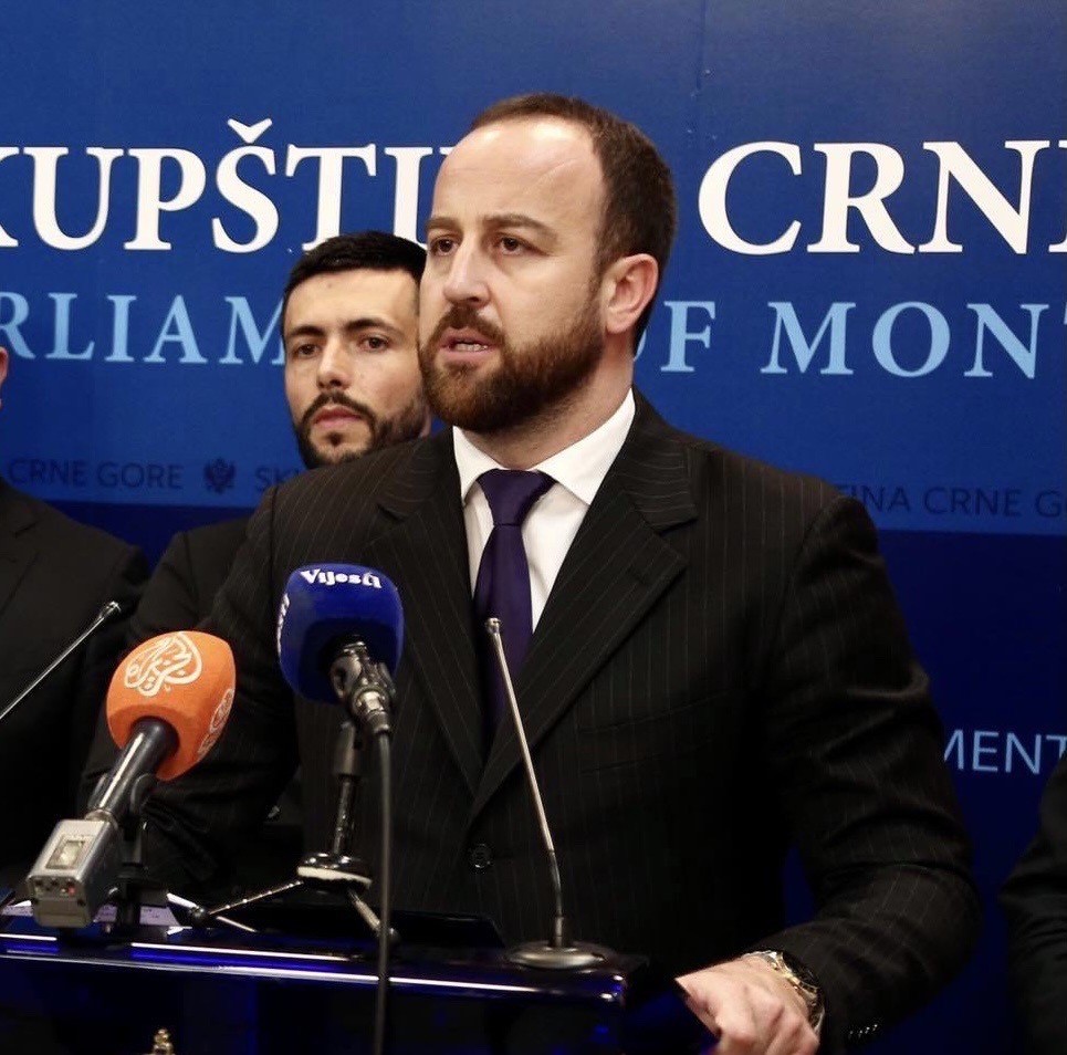 Nikolić: Zbog interesa Beograda povrijeđeno dostojanstvo Cetinja, uspraviće se građanska i antifašistička Crna Gora!