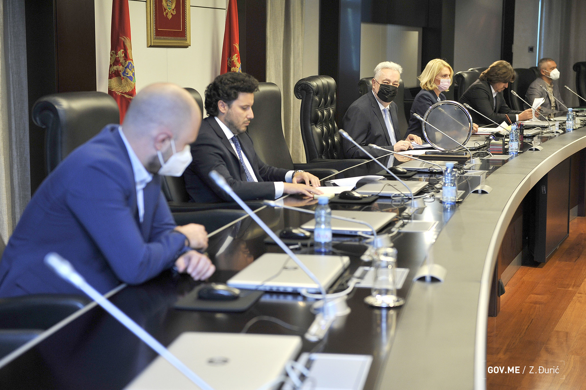 Vlast odlučila da odbaci građanski mir zarad interesa SPC