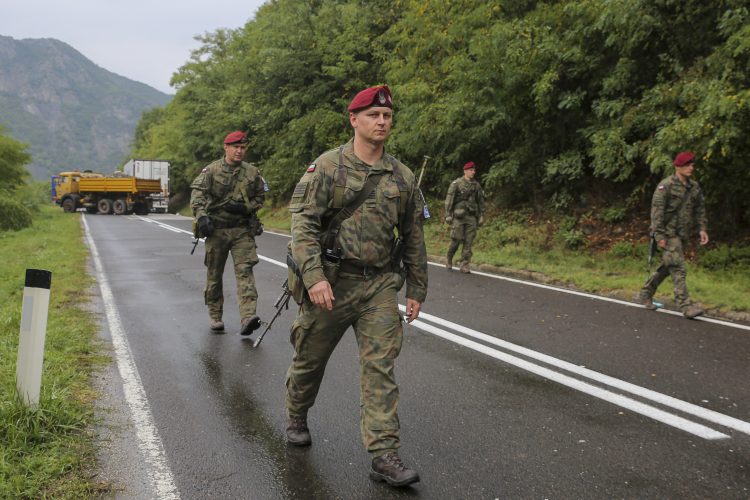 Kfor napustio prilaze administrativnim prelazima Jarinje i Brnjak