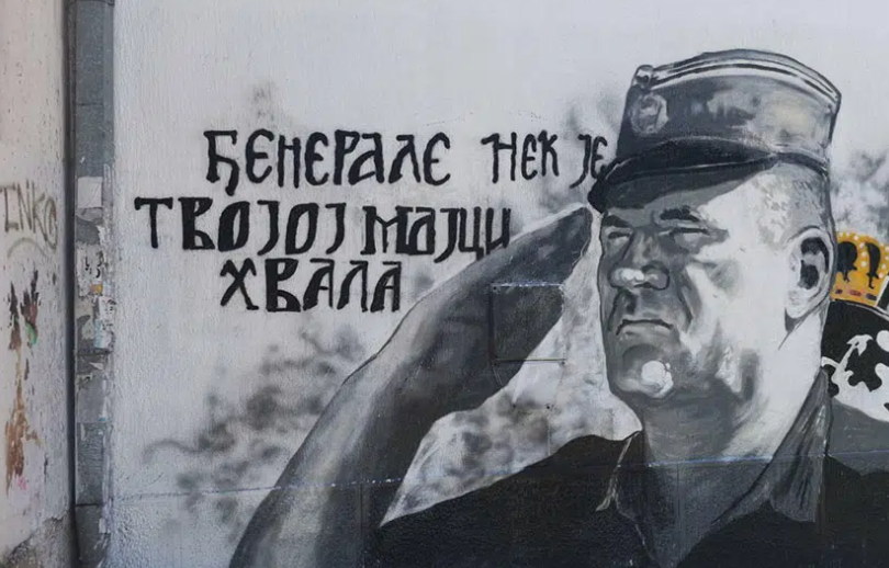 Mural Mladiću mjesecima u centru Beograda, inspekcija ne reaguje