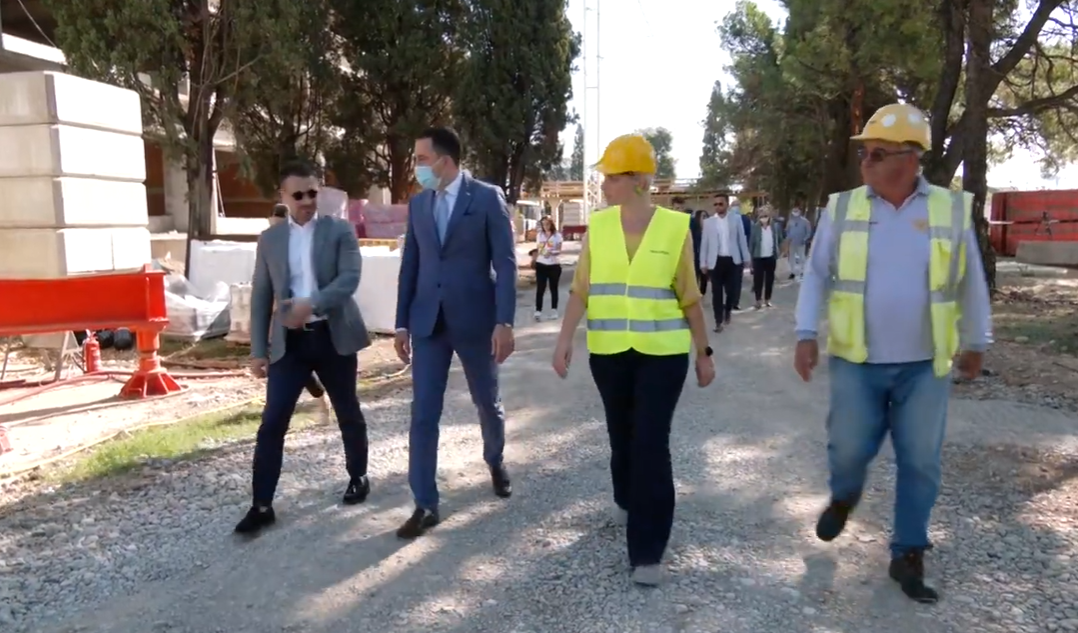 Vuković obišao gradilište škole u Tološima: Đaci će naredne godine pohađati nastavu u svom naselju