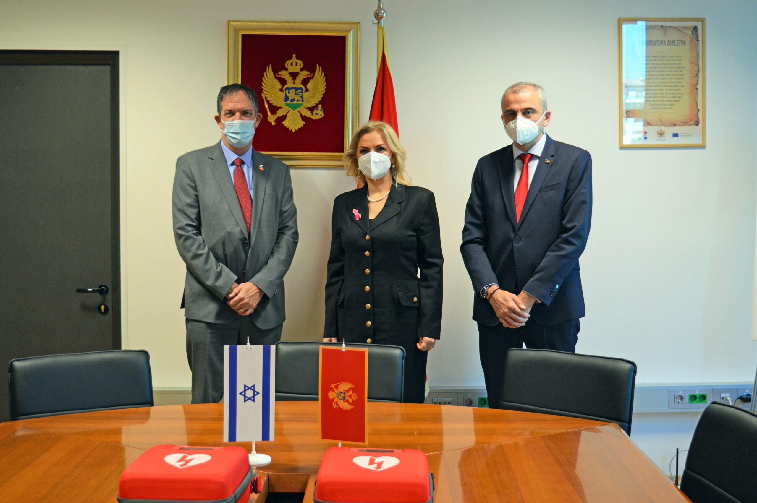 Ambasada Izraela donirala defibrilatore Zavodu za hitnu medicinsku pomoć