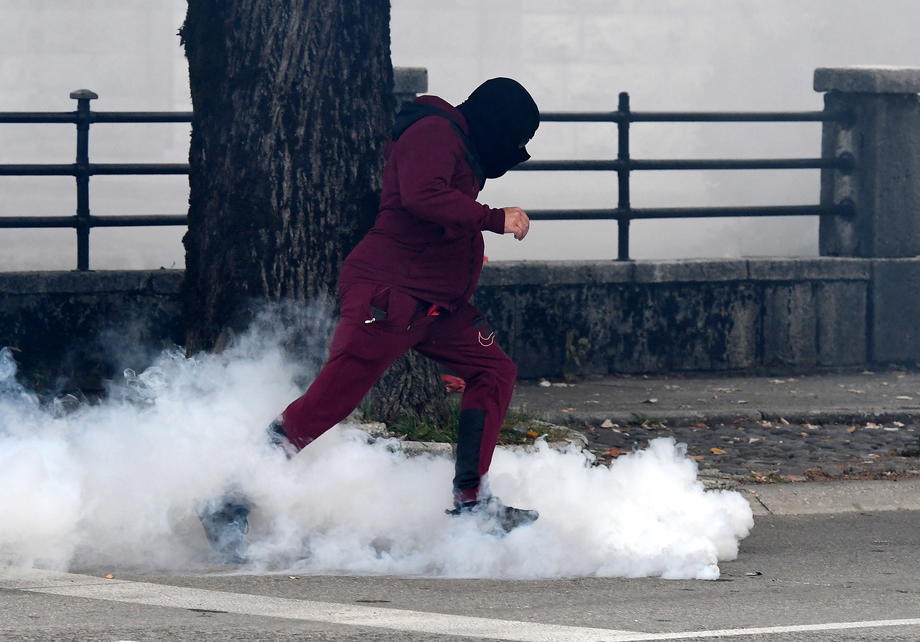 Izašao na ulicu da iskaže protest zbog okupacije grada i Cetinjskog manastira