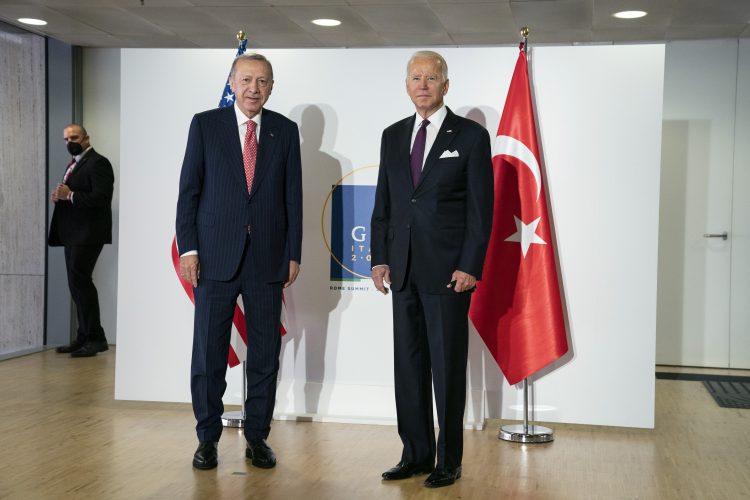 Bajden poručio Erdoganu da SAD i Turska moraju da izbjegavaju krize