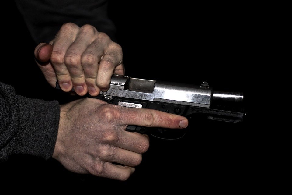 Pucnjava u Nikšiću, ranjene dvije osobe, počinilac u bjekstvu