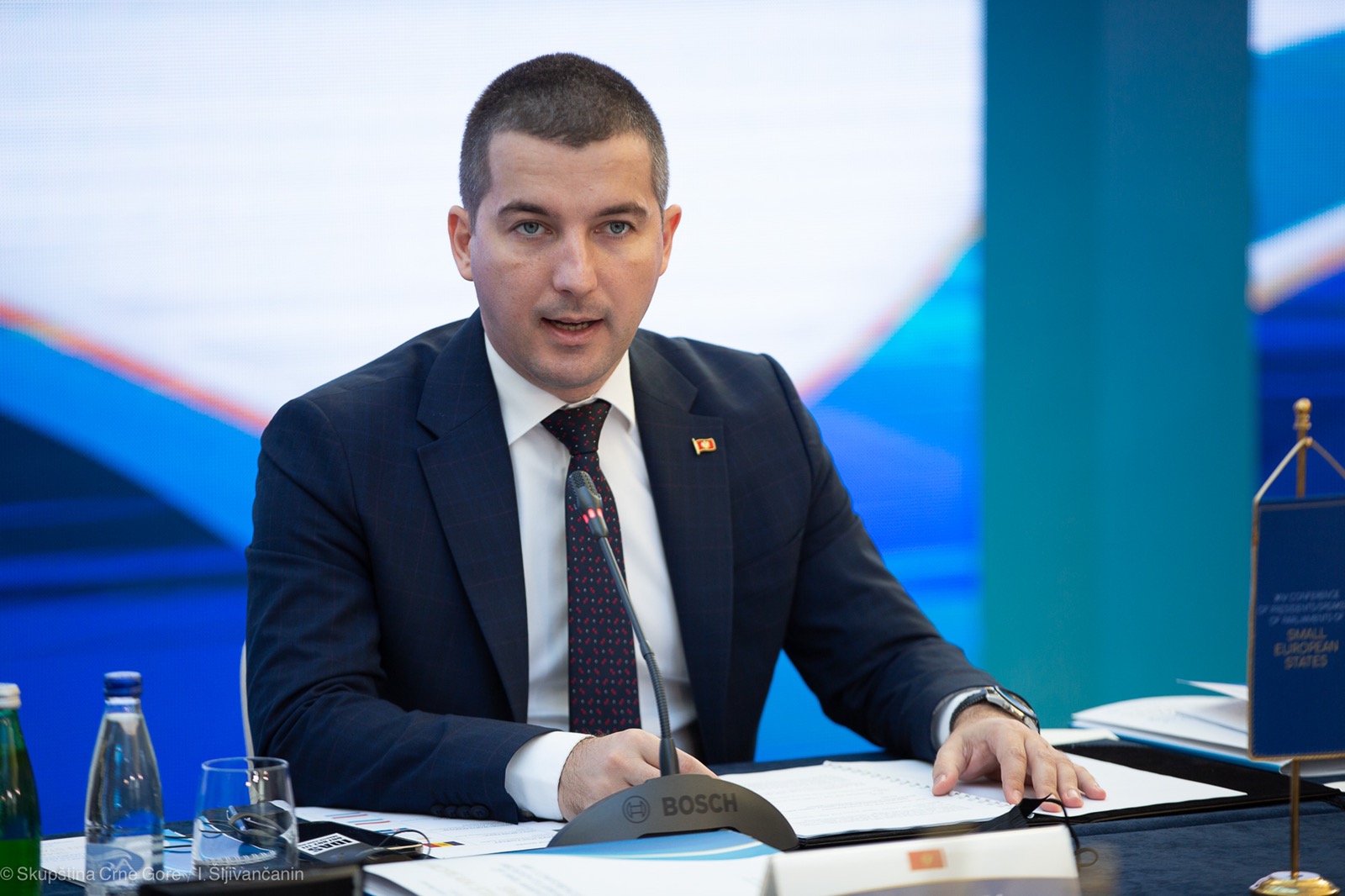 Bečić: Mi maleni, časni i pošteni moramo da se držimo zajedno i učimo jedni od drugih